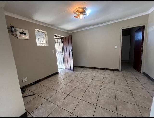 1 BEDROOM PROPERTY TO RENT IN BEZUIDENHOUT VALLEY